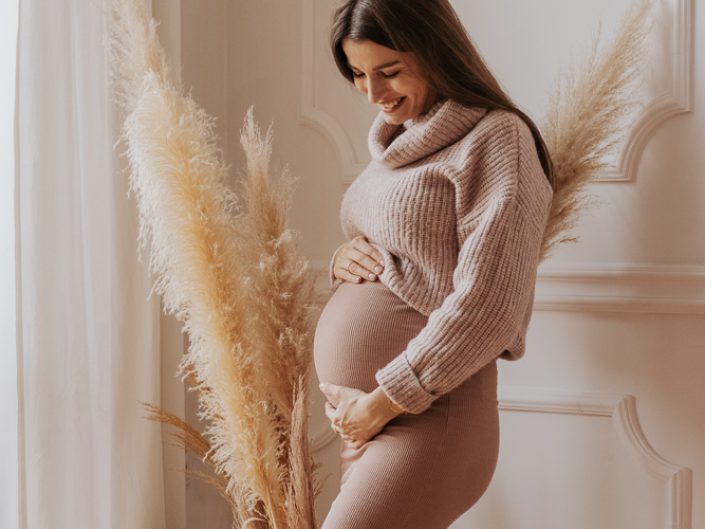 Sesja ciążowa w studio Poznań 7